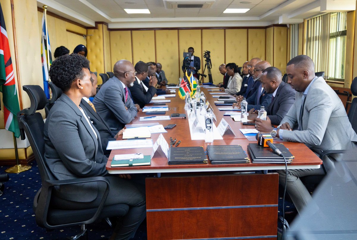 RwandaTrade's tweet photo. @PSF_RWA @RDBrwanda @RwandaInKenya @EnergyMinK @kenyapipeline @AKajangwe @CAkarabo @Ntawebasa @RURA_RWANDA In his remarks, Minister @AKajangwe said the MoU signing represents far more than the execution of legal instruments, as it reflects a shared strategic vision and reaffirms the enduring partnership between the two countries. https://t.co/Pup13xg1Va