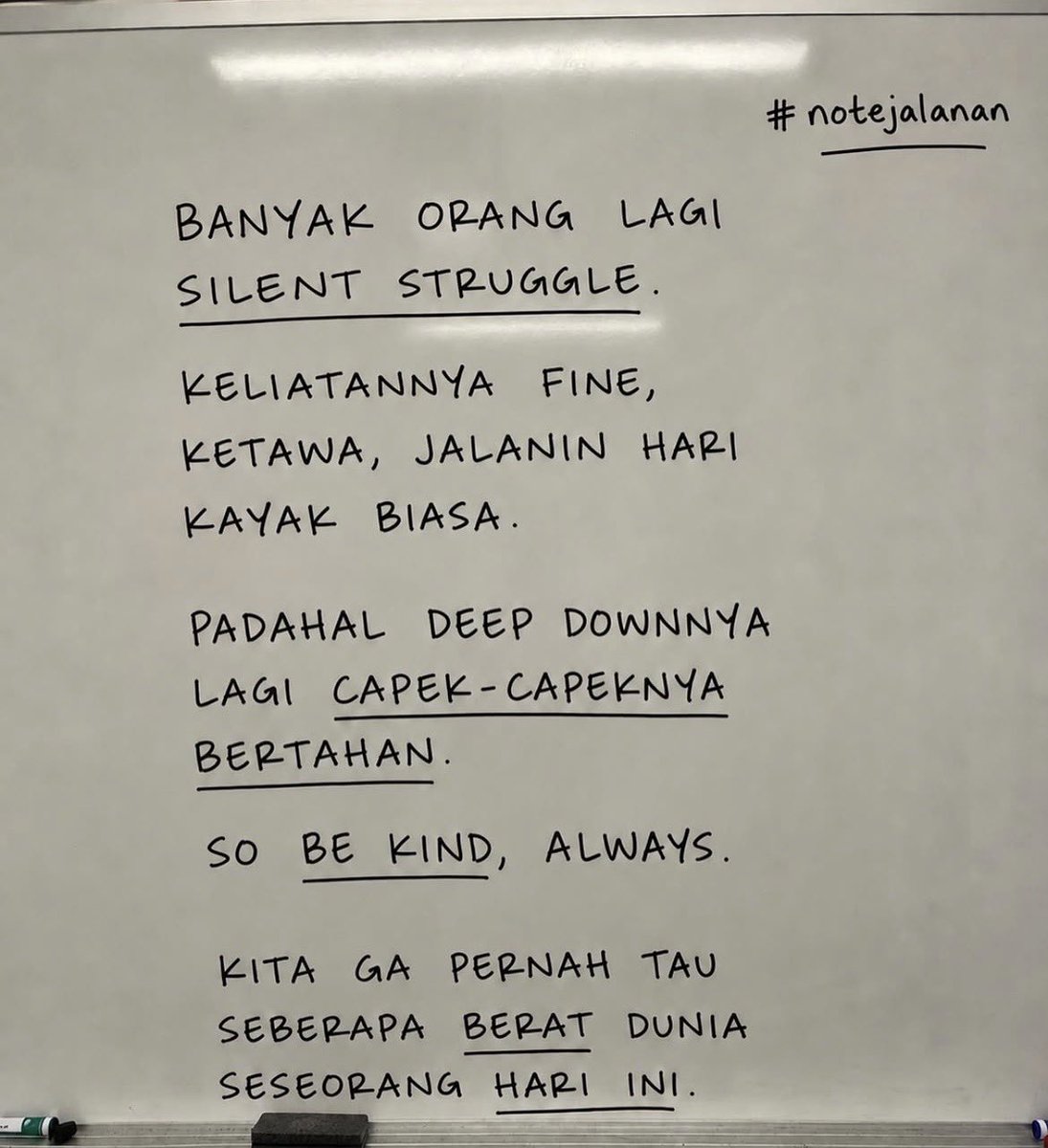mbakoverthink's tweet photo. Banyak orang lagi silent struggle‼️
Keliatannya fine, ketawa, jalanin hari kayak biasa. Padahal deep down-nya lagi capek-capeknya bertahan.
So be kind, always. Kita ga pernah tau seberapa berat dunia seseorang hari ini.

photocredit: IG NoteJalanan
#wargadebtfree #debtfree #pejuanglunas