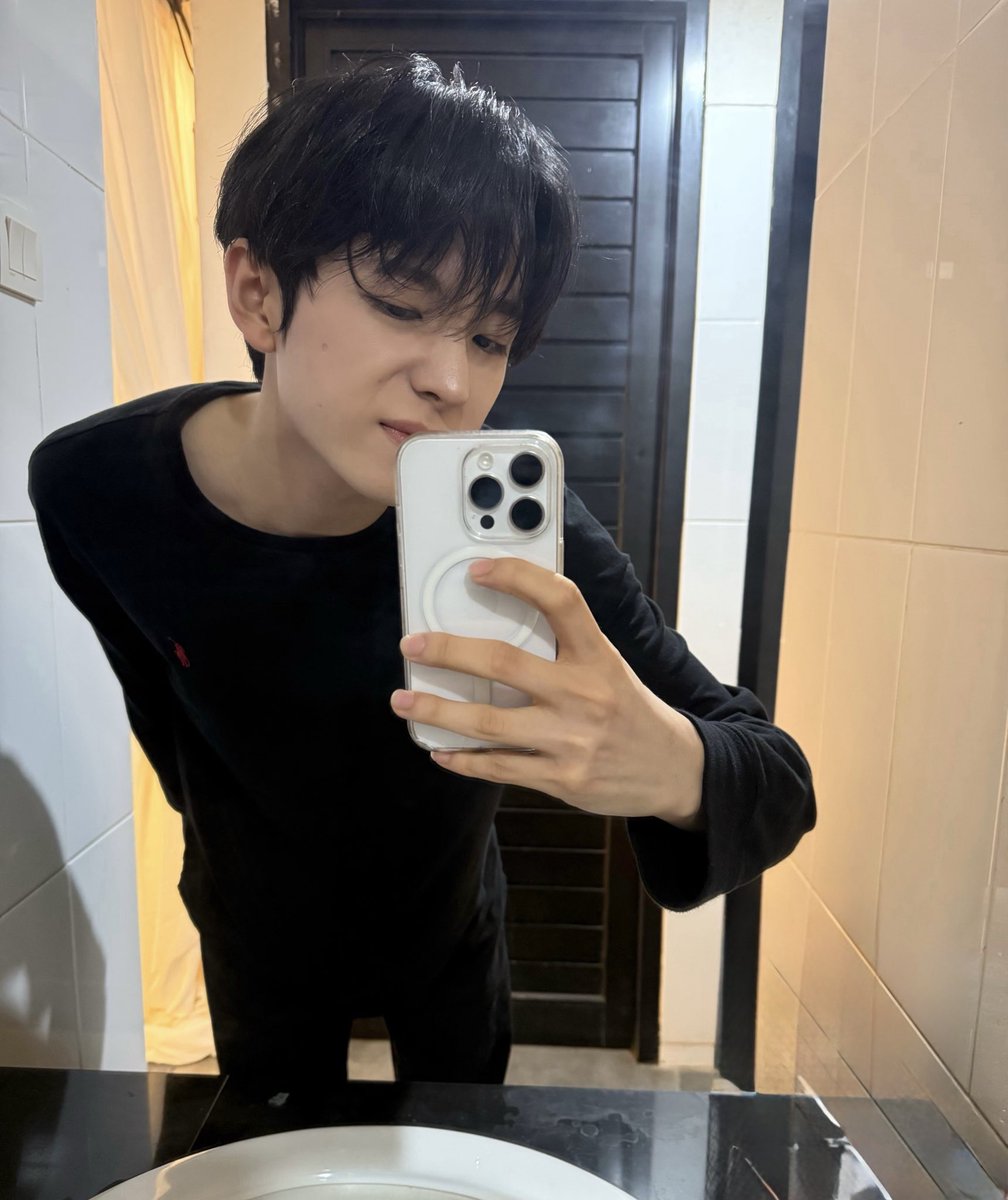 manduyy45's tweet photo. 사천오백번봐도매번설레는사진1뜽 https://t.co/gHBTBepSS6