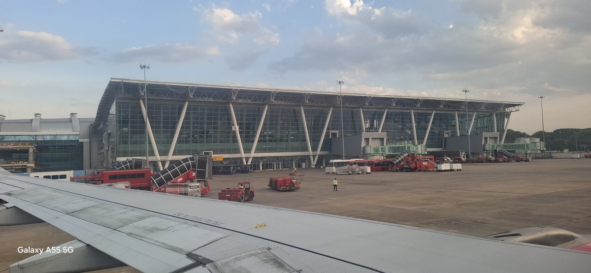 Indicfederr0d's tweet photo. What an embarrassment. This is Madras Airport. At this moment, there are just seven aircraft on the ground six IndiGo aircraft at Terminal 1 and one Air India aircraft at Terminal 4. Once that Air India flight departs, T4 will be completely empty.

Over the years, several airlines have reduced services or shifted operations away from Chennai. There was a time when Chennai was the aviation gateway of South India. Today, it has clearly lost its momentum.

To regain its position, Chennai needs the Parandur airport, better airline incentives, and long-term aviation infrastructure that can support future growth. please @CMOTamilnadu reconsider youre decision about Parandur sir.