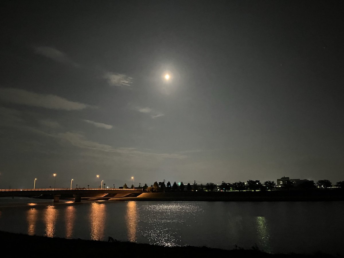 eru3739's tweet photo. 静謐な夜 https://t.co/lBFgFR0PAN