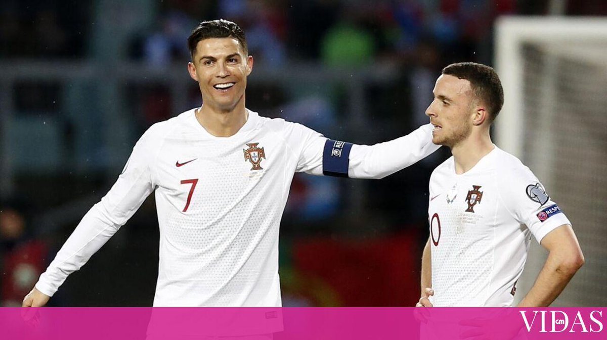 cmjornal's tweet photo. Portugal joga à mesma hora em que morreu Diogo Jota https://t.co/EZ2NaTIkQJ https://t.co/saTd7MiUYi