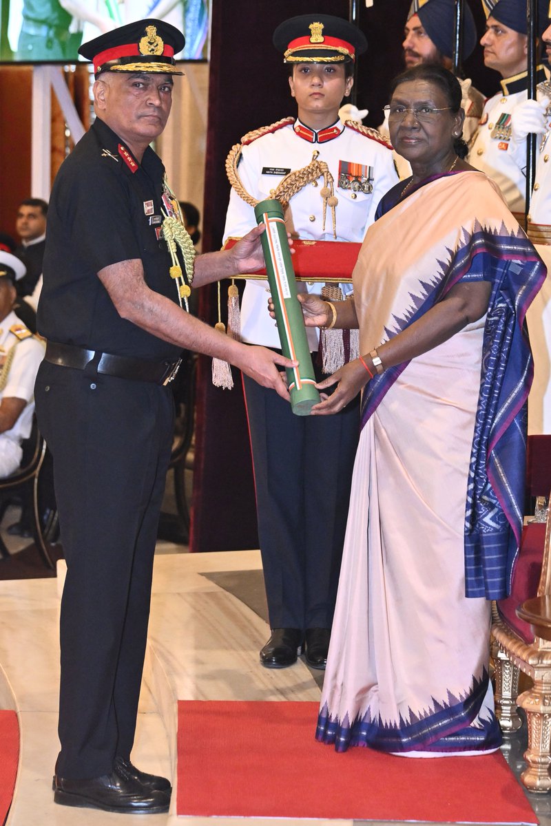 rashtrapatibhvn tweet picture