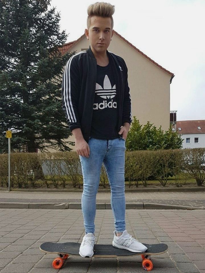 đämįân tweet media
