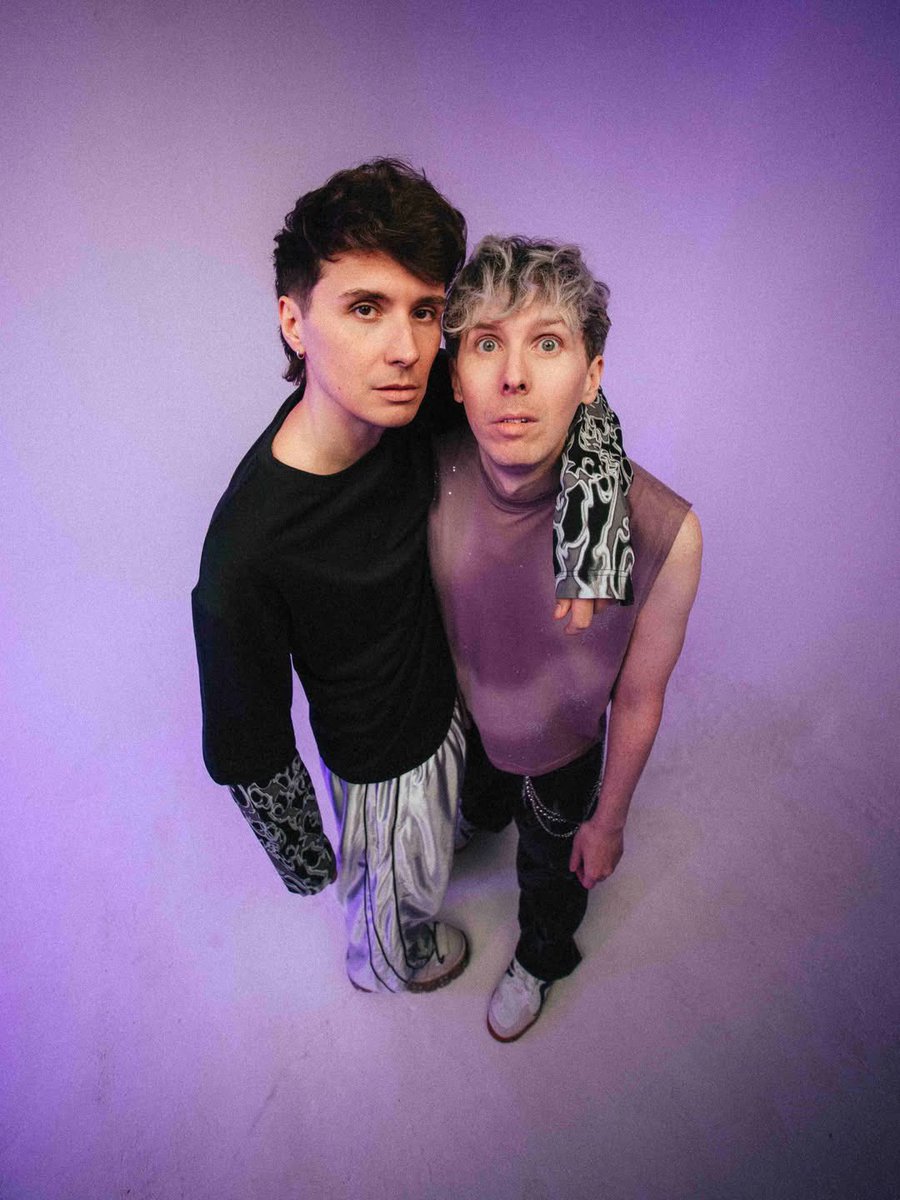 howellaboutphil's tweet photo. @AmazingPhil WE NEED MORE PICS…. https://t.co/mpZip0Nwsu