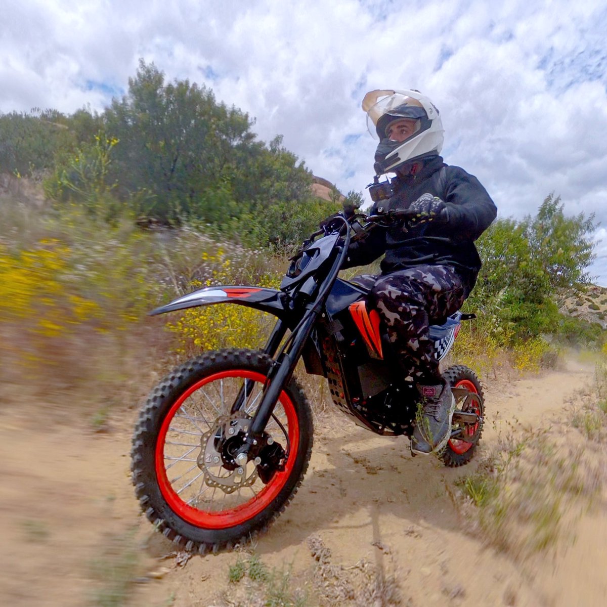 aipasebike's tweet photo. Chasing dirt tracks & recording every
adventure aboard the Aipas S1.
No paved roads, just raw off-road freedom to capture
frame by frame.
#AipasS1 #dirtbike #emotorcycle #offroadlife https://t.co/oSifdctPRr