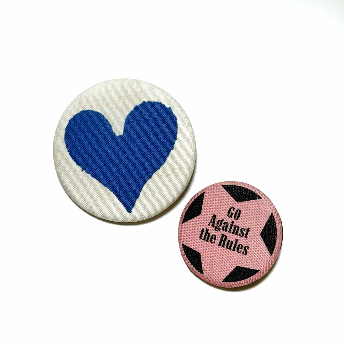 badge_isozai's tweet photo. MVにて中島健人さんに布バッジを着用頂きました💙

【limited set】
￥1,990-

▼online shop▼
https://t.co/bF2odQAW5G

#中島健人
#フィクションラブ
#fictionlove 
#映画ラブノットコメディ
#ラブノッティ
#ラブノットコメディ https://t.co/6vgYScgue1