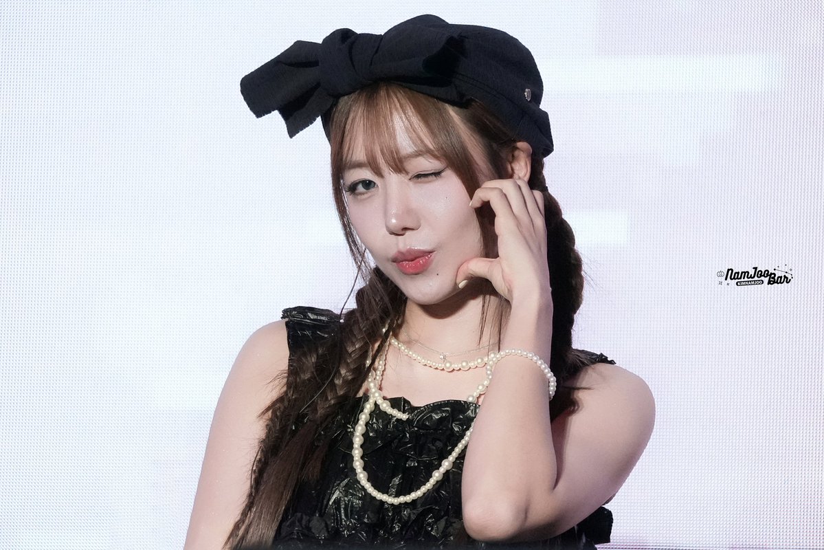 namjoobar's tweet photo. 260627 上海见面会 HQ
怎么会这么可爱呀😍
#에이핑크 #Apink 
#김남주 #남주 #Namjoo
@APINKKNJ https://t.co/bp5BUqgA8H