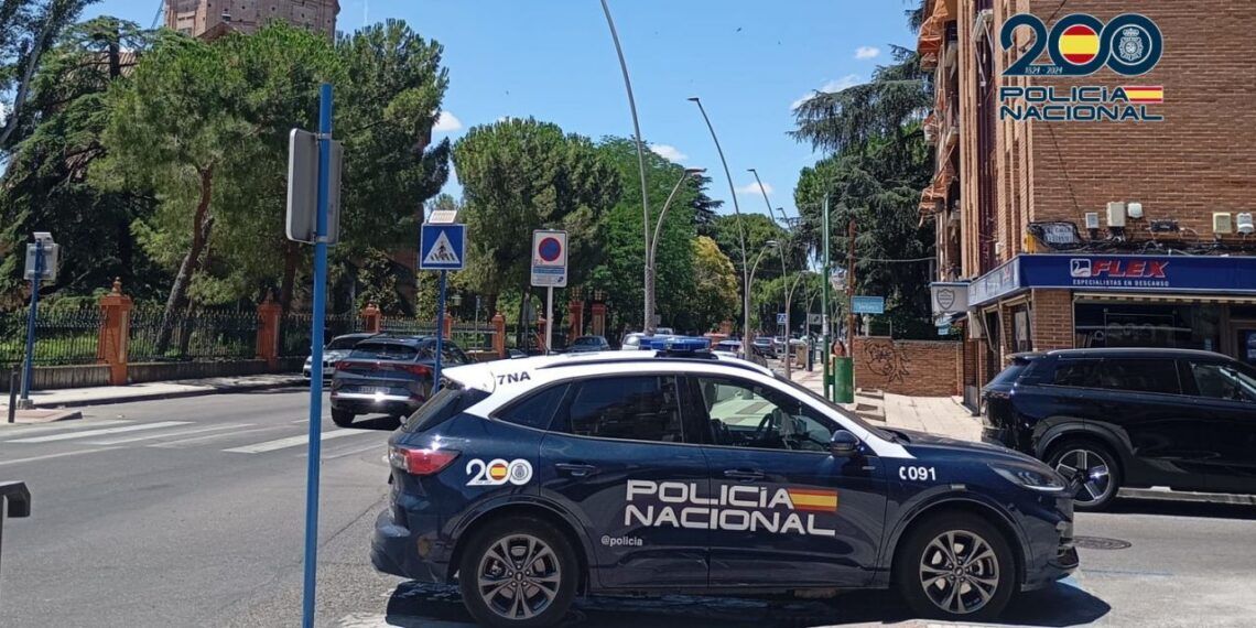 CLMpressDigital's tweet photo. La Policía Nacional detiene a los autores del robo con violencia en el que resultó herido por un arma blanca un menor de edad https://t.co/qhQXDNXWFA #CLMpress #Policia #Nacional #detine #autores #robo #violencia #arma #blanca #menor #edad https://t.co/bRwSPhQYN9