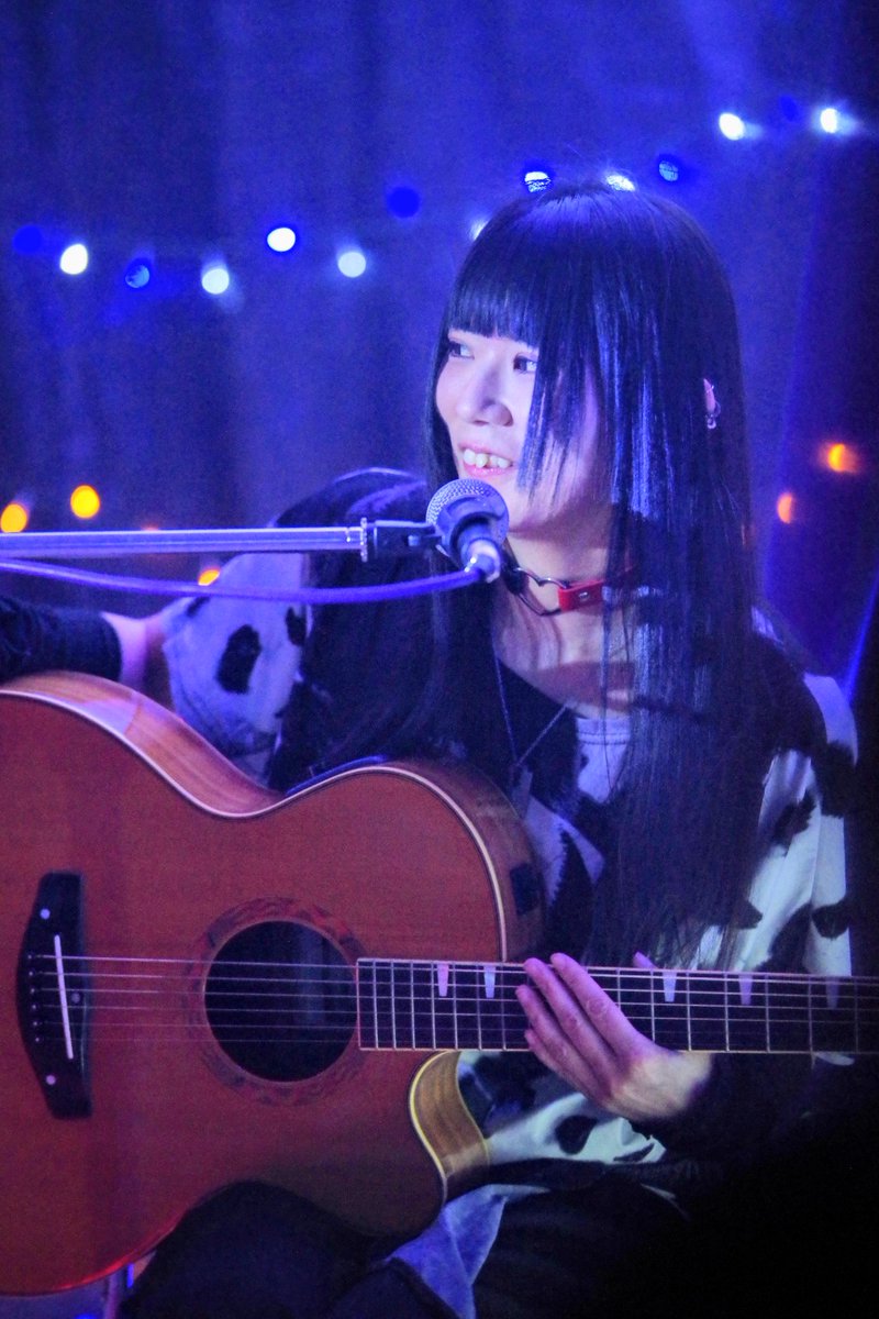 isao65's tweet photo. 26.06.28 江織杏さん ライブ＠大井一丁目権現会館
アコギ弾き語りでのライブ。雰囲気あってよかったよ
#江織杏 #アコースティックライブ #音楽好きな人と繋がりたい #ライブ好きな人と繋がりたい #pentax #pentaxk1mkii #pentax_dfa70200 #ファインダー越しの私の世界 #キリトリセカイ https://t.co/0vg3R6yzJm
