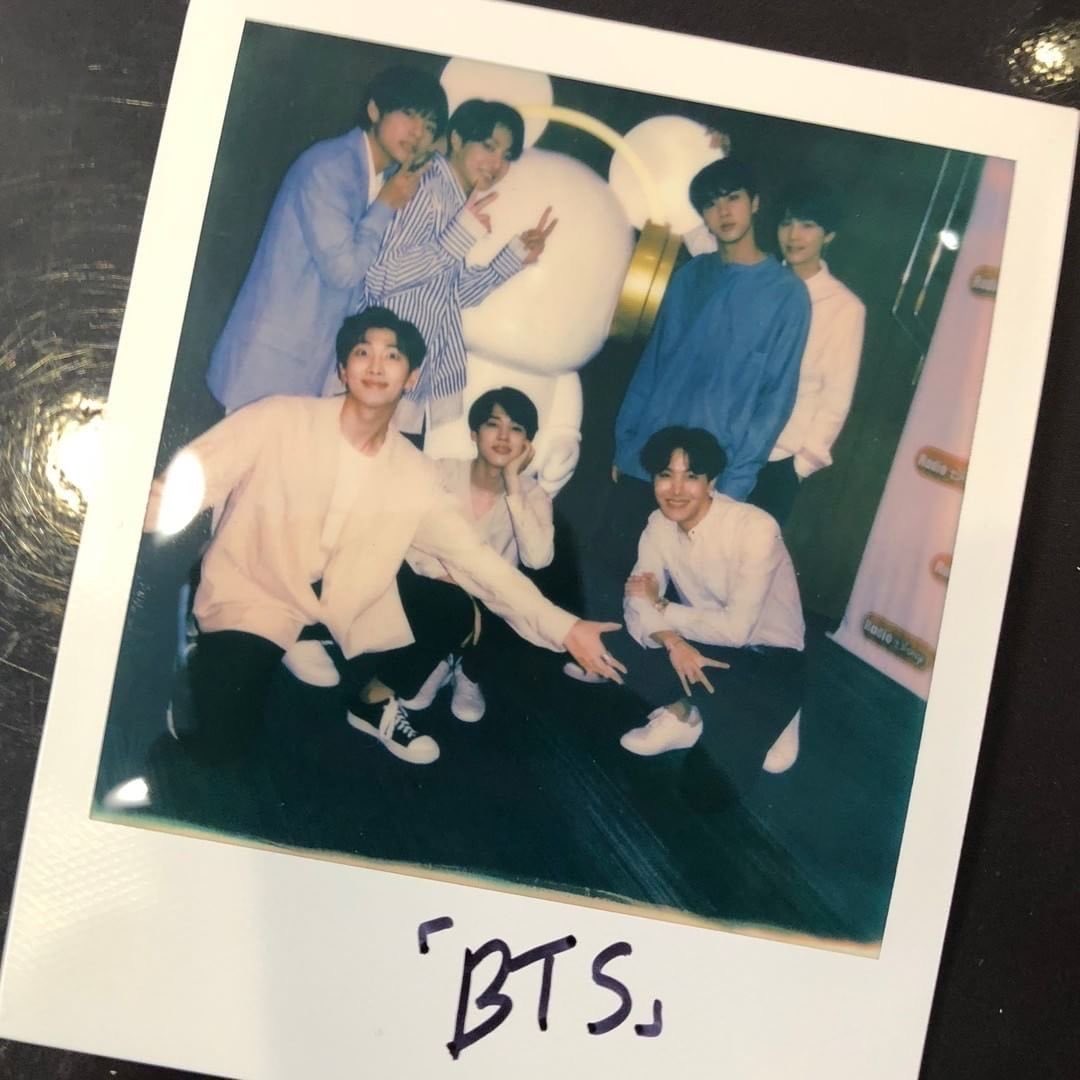 jiminsjoof's tweet photo. my fav genre of bts pictures https://t.co/HPUtQyH4N8