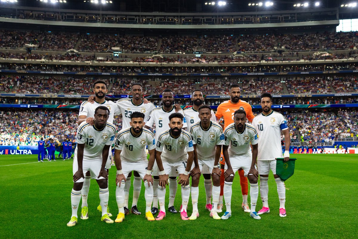 hilalstuff's tweet photo. 🚨🚨🚨🚨🚨🚨🚨 عاجل — العربية:

ظهرت بعض الممارسات داخل معسكر المنتخب السعودي من قبل بعض اللاعبين وكأنها تعكس قدراً من عدم الانضباط 😨

وشعر بعض اللاعبين بغياب الاهتمام من دونيس 

ولوحظ تقاعس في حضور بعض الحصص التدريبية وتعود هذه الأمور في مجملها إلى تراكم أخطاء إدارية https://t.co/pQScGMoZE9