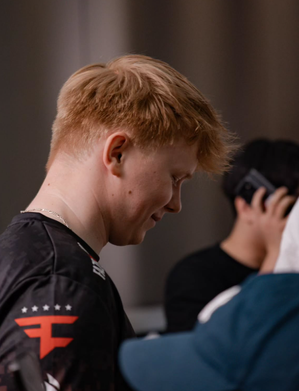 fazetrophy's tweet photo. Day 807 
We finally got some pictures of @JBOENcs in China🇨🇳

📸 via @fenseliya on Instagram https://t.co/YueSC3n9LL