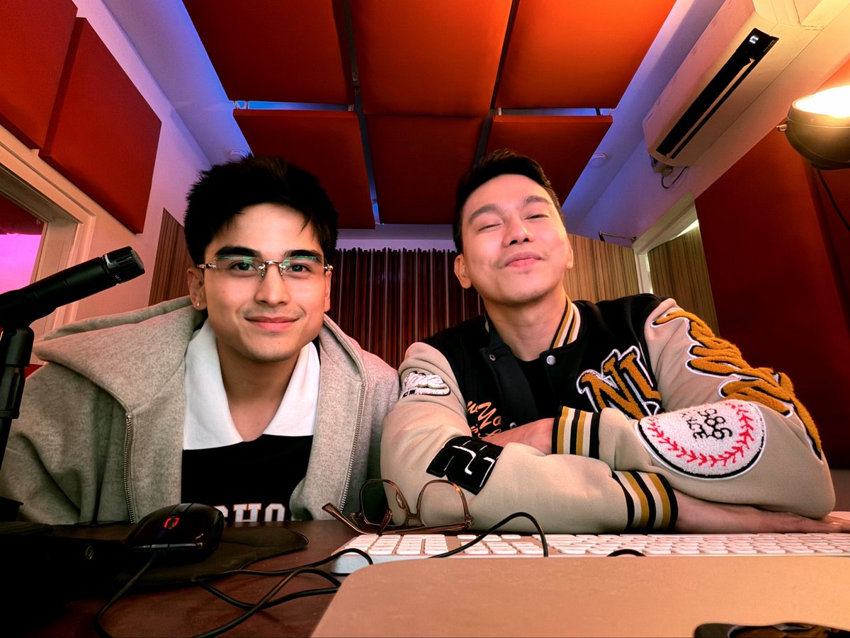 roxsantos's tweet photo. Recording session with @willashley05   🙌❤️ https://t.co/PGe5sx0P1O