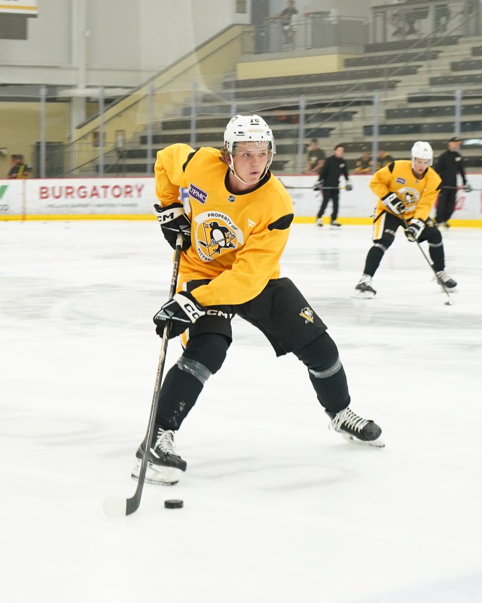 penguins's tweet photo. Day one of Development Camp is underway at UPMC Lemieux Sports Complex 🏒

Roster: https://t.co/f4vDdnpjhf https://t.co/LkRrdnECt5