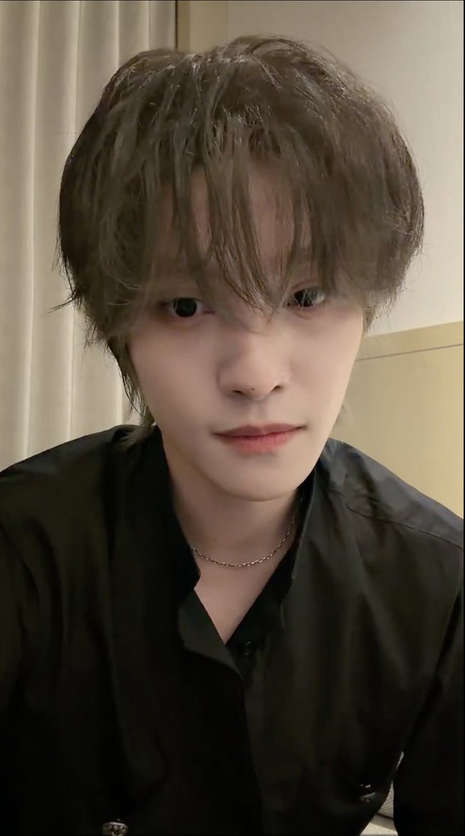 doiekunkun's tweet photo. #YANGYANG is on Weibo live now! #WayV 

https://t.co/65GALc7CkK https://t.co/Z3EYKcErUV