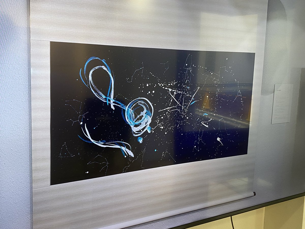 SUSABI_VRC's tweet photo. #EN_Code
翠峰さんの初個展。
展示してあるもの一つ一つがよいな！と思えた上に、全てのバランスも良いって感じれて、すごいなと！！

映像の楽曲を作られていただいてたけど、
最終日にもう一度調整させてもらって、
タイミング合わせたりしてました！！ https://t.co/CD4GRuet9E