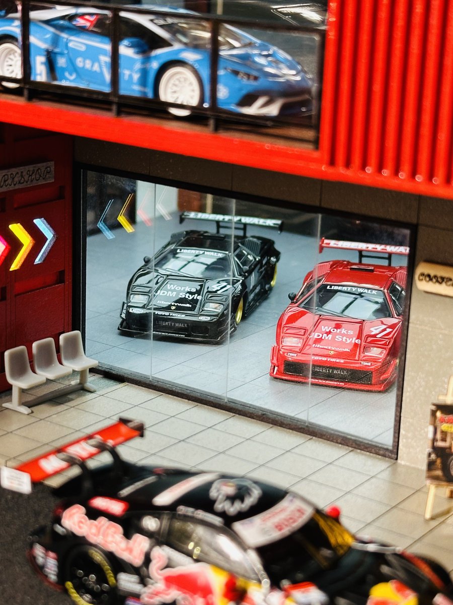 ModelCarKings's tweet photo. where would you park yours
#diecast #diorama #164scale https://t.co/gfW3LiypbT