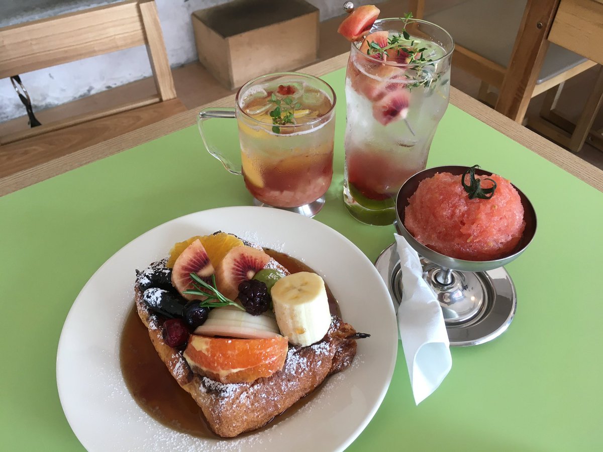 cibersaida's tweet photo. 프렌치토스트에 과일 잔뜩 올라가잇고 키위선셋이랑 토마토 그라니따 넘 마시뜸// 사진도 잘나오고 수다떨기 좋다 ㅎ ㅎ💕💕 

카페 이름: 연희동 묘몽 https://t.co/imwtsCxN2s