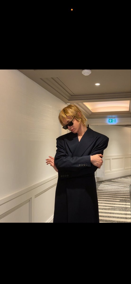 MartinBluell's tweet photo. @SaintLaurentJP @MARTINGLOBAL_ Martin Edwards once again proves why he is one of the most exciting rising names in fashion. His partnership with Saint Laurent feels both natural and iconic.
#MARTINxSaintLaurent
#SaintLaurentSS27
@YSL @cortis_bighit https://t.co/xXqn0NcnGM