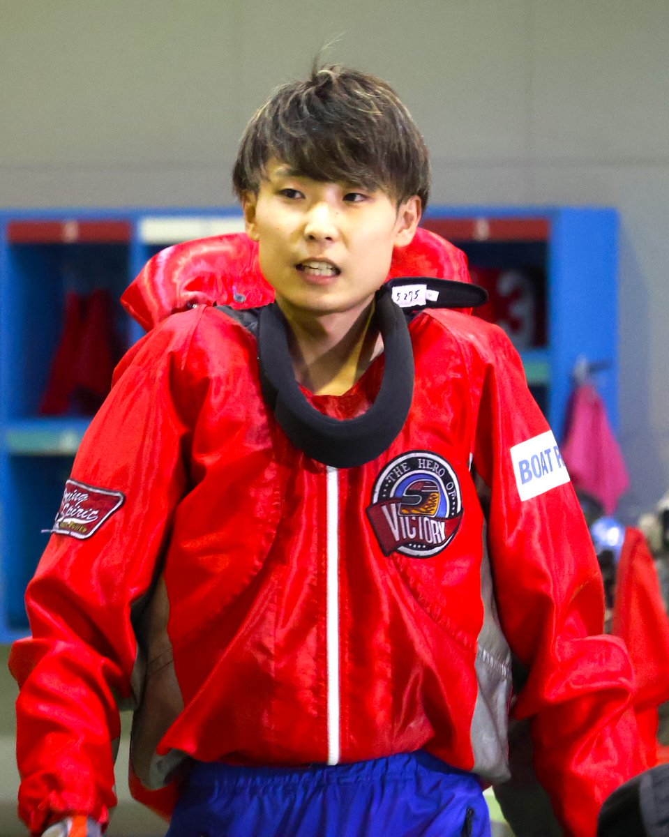 sponichiboat's tweet photo. 【#ボートレース若松 #ＭＮＢＲ若松３ｒｄパイナップルナイターカップ】

　２日目を終え、#刑部亜里紗 と #松田淳平 が３戦２勝、２着１本の好ペース。刑部は納得のいく感触でこそないものの、レースでは常に余裕のある動き。松田は「ターンで進んでいる感じがしたし、全体的にちょっとゆとりがあるくらいになっていると思う」と確かな手応えをつかんでいます。

　明日はともに１号艇を含む２走。５Ｒでは直接対決も組まれており、得点争いの行方を左右する一日となりそうです！