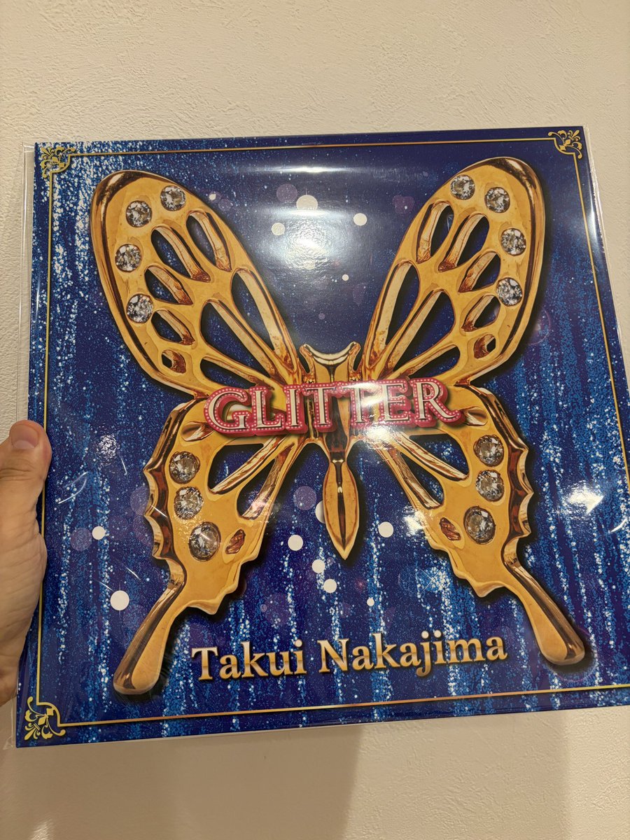takuinakajima's tweet photo. 独立第3弾ニューアルバム「GLITTER」
完全受注生産2枚組16曲収録レコード盤。
本日包装完了。明日発送になります。詳しくはまた明日スタッフアカウントから改めてお伝えします！
#中島卓偉
#卓偉広報室 https://t.co/9V79Znrl7B