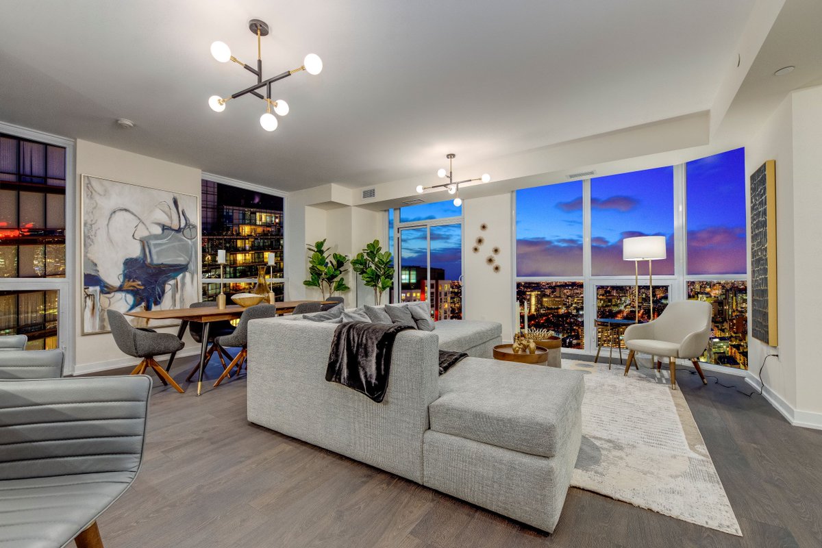 PinnacleINTL's tweet photo. Offering a total of 1,788 total Square Feet, Suite 4104 is a fantastic 3 bedroom plus Den home that puts you in the middle of #Toronto's Entertainment District!

Appointments: https://t.co/WkcbKRTFBQ

Learn More: https://t.co/cFGyGuqbJ8 https://t.co/9WMUYF9rqf