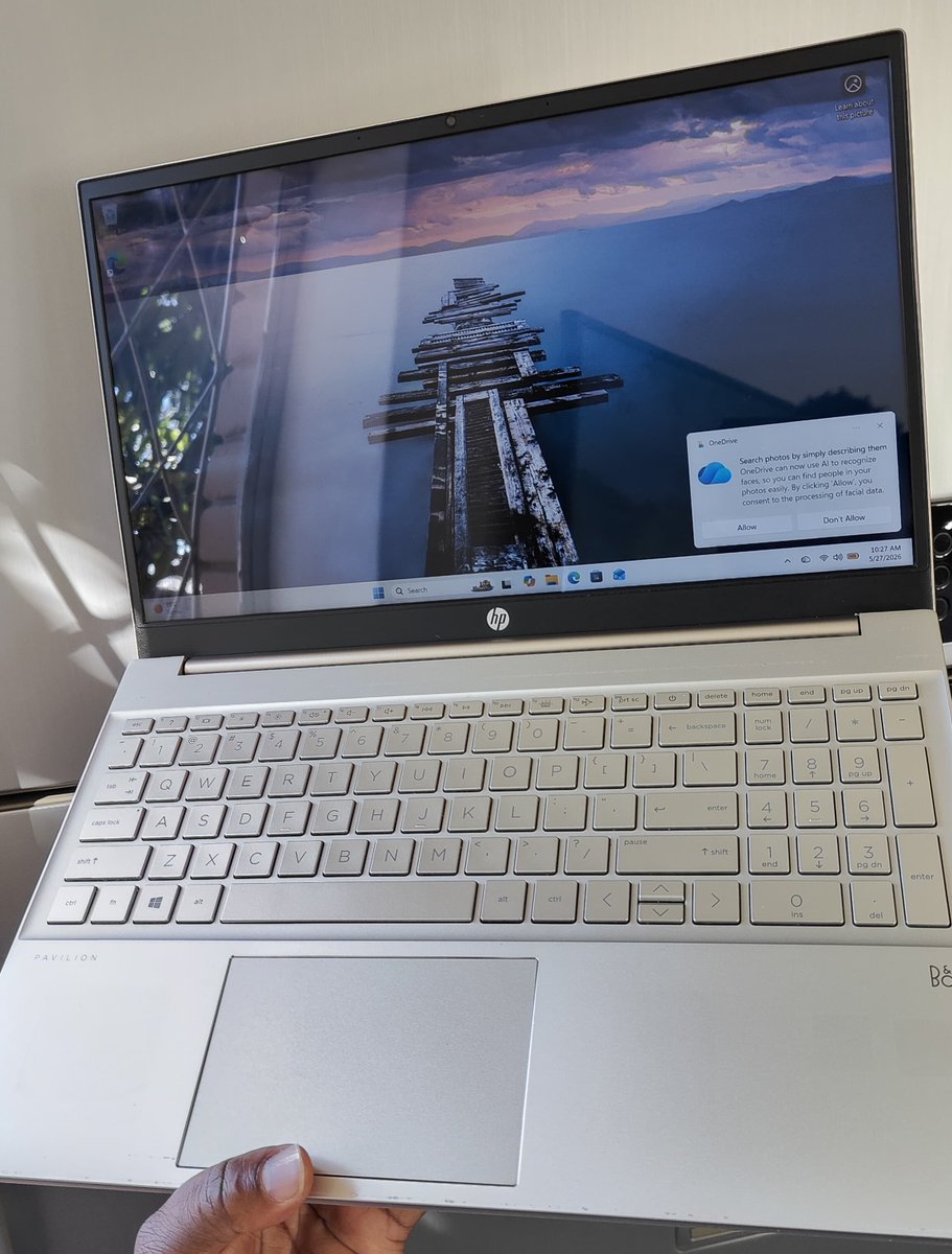 GeneralplugUno's tweet photo. HP pavilion 15.  11th Gen i7 processor with 

16 GB ram and 512 SSD backlight keyboard 

Extended keyboard ⌨️ 

Touchscreen 

1.2 mita

Lilongwe Malawi readily available 

None refurbished computer original one https://t.co/yerDyyXqNn