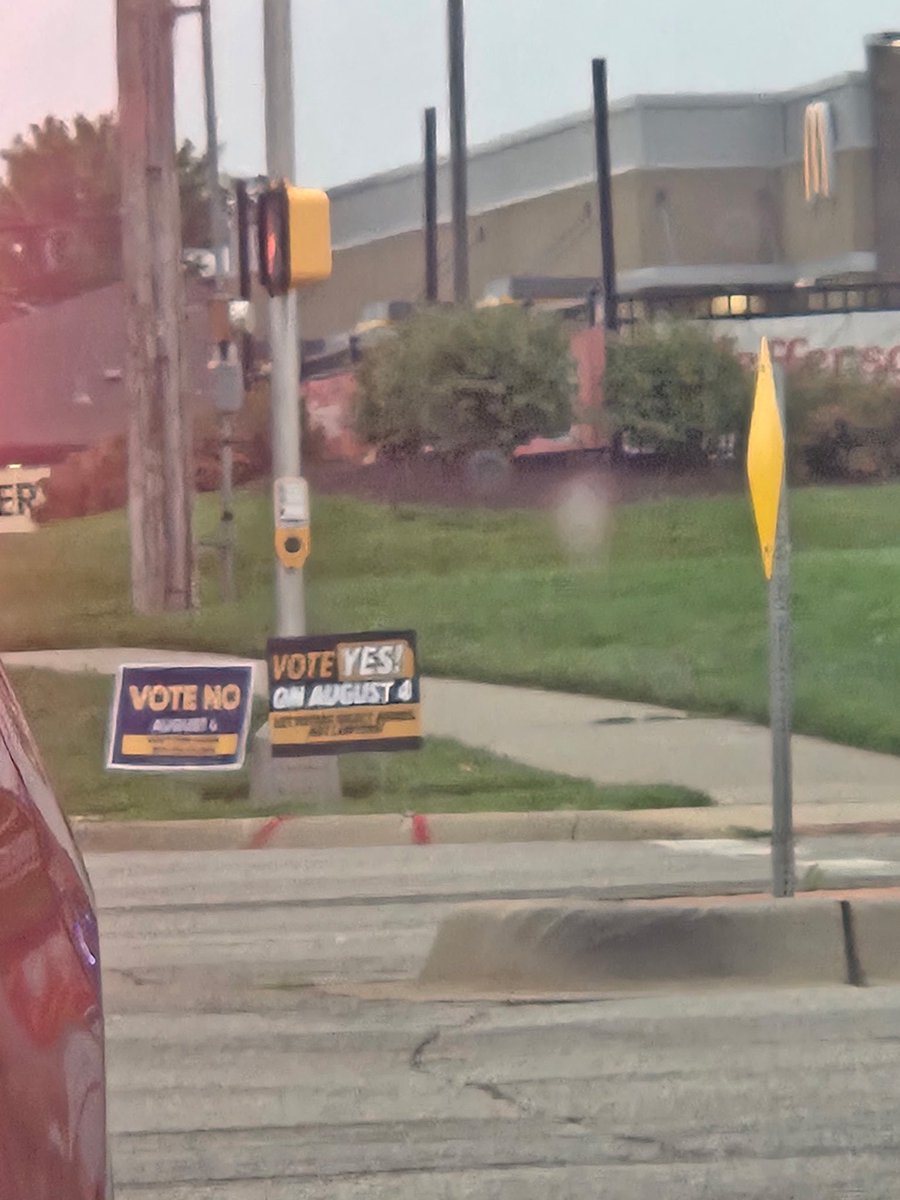 thecoltonelsen's tweet photo. Vote Yes, Kansas. https://t.co/xboC0fVdWw