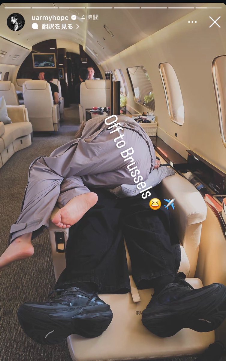 gcf_bon's tweet photo. ブリュッセルへ出発😆✈️←ホソクさまおもしろすぎる https://t.co/wjk4lBjk1H