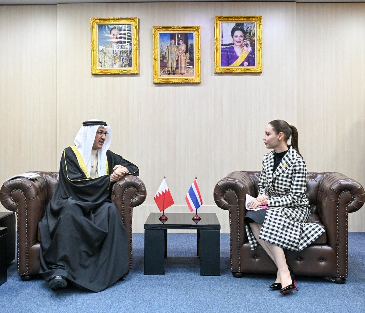 BahrainEmbTH's tweet photo. استقبلت سعادة السيدة سابيدا ثايسيد، وزيرة الثقافة بمملكة تايلند، السيد خليل يعقوب الخياط، سفير مملكة البحرين لدى مملكة تايلند الصديقة، بحضور عدد من مسؤولي وزارة الثقافة. https://t.co/ANCpV1vDHw