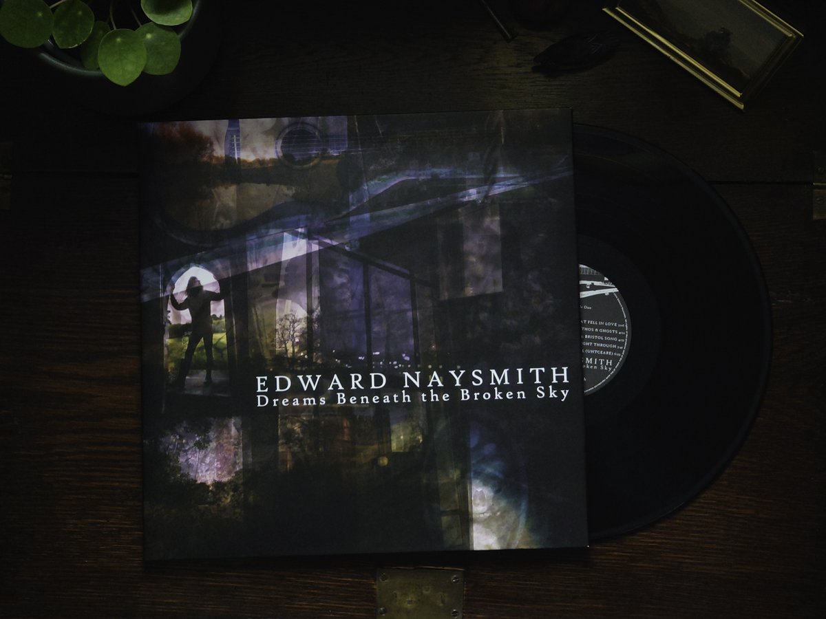 EdwardNaysmith's tweet photo. The 12" vinyl arrived over the weekend. They look and sound wonderful. Very striking in person, with rich colour in a matte finish. Once again, my camera can't seem to do them justice.

Thank you to Mark and @dmsvinyl.

#folkmusic #fingerstyleguitar #acousticbaritone https://t.co/jAx7oqmzu4