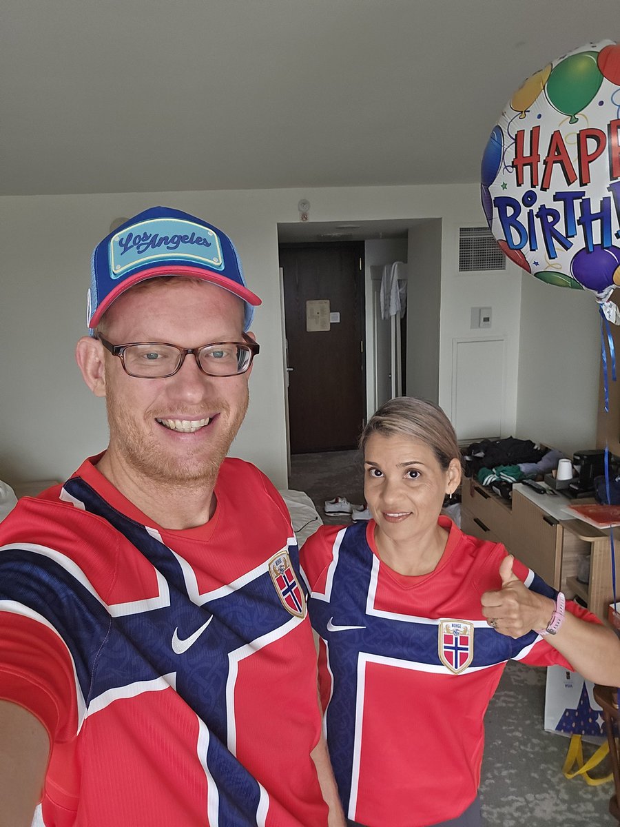 NewelWhite's tweet photo. Getting ready to head to Dallas to support my kinsman @erling.  Turns out we are distant cousins!  Many years ago our branch immigrated to the US.  @erling my brother! hit me up if you need any recommendations while in the US https://t.co/nAWcQBj83h