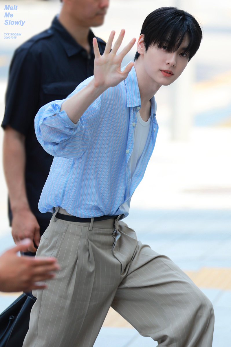 MeltMeSlowly_'s tweet photo. 260629

 Polène 출근

#SOOBIN #수빈 #スビン #崔秀彬 
#txt #TOMORROW_X_TOGETHER
#투모로우바이투게더 https://t.co/2BhNA3QQfH