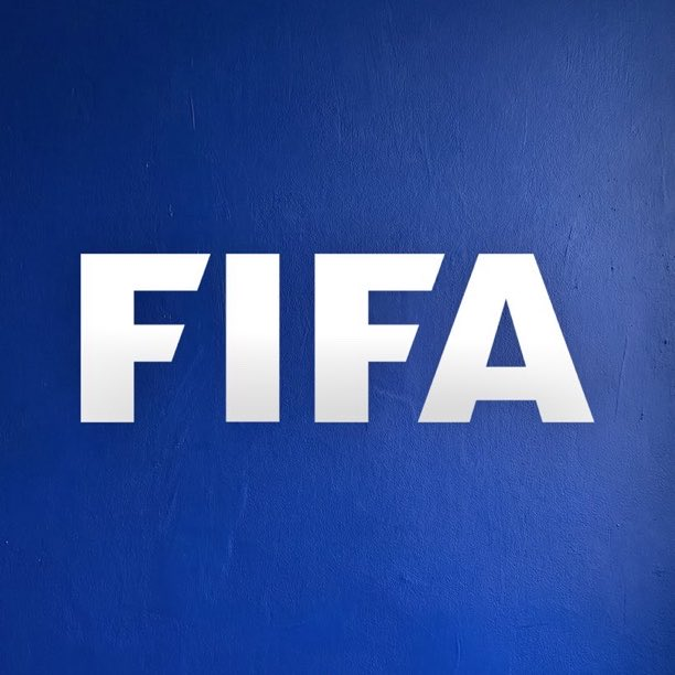 Mercado_Ingles's tweet photo. 𝗡𝗢𝗧𝗜𝗖𝗜𝗔 Como parte de la revolución en los traspasos en el fútbol, la FIFA ha ordenado a todos los clubes que todos los jugadores que ganen menos de £120K anuales, recibirán ahora un 5% de comisión en su tarifa de traspaso. Los jugadores también tendrán la opción de renunciar a este derecho por voluntad propia. La regla entrará en vigencia a partir de Enero del 2027. [Diario AS] 💰✅