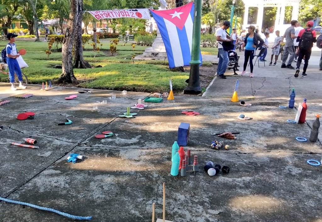 dmemedialuna's tweet photo. Este domingo comenzó oficialmente el #VeranoConMiGente en la provincia de Granma, con el #MunicipioMediaLuna como sede central de las actividades inaugurales. 
#EducaciónMediaLuna 
#EducaciónGranma 
#UnidosXCuba https://t.co/a2TKFtecxp