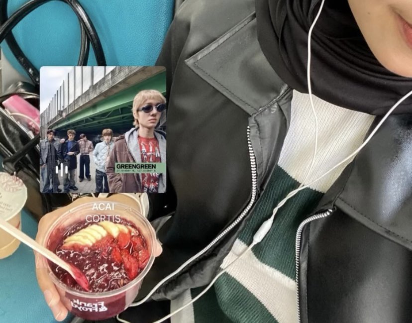 yuzuraspberry's tweet photo. nyobain acai kecintaan cortis itu dan photobooth bersama dd kono 🫣 https://t.co/3Myhu4RB5c