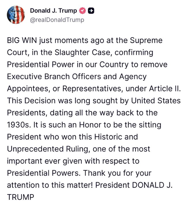 helen_maga99's tweet photo. 🚨 川普又赢了一场大胜仗！
最高法院刚刚作出历史性裁决，明确确认川普总统依据宪法第二条，拥有解雇深层政府顽固分子和激进机构官员的权力！包括像Rebecca Slaughter这样的激进官员。
这是自1930年代以来，总统们一直争取却难以完全实现的权力。今天，行政权终于回归！
这意味着川普可以更有效清理深层政府，推进美国优先议程。沼泽地正在颤抖！
支持川普清理深层政府，就是支持真正把权力还给人民！
关注我 每天都有新发现
@helengmaga @helen_maga99