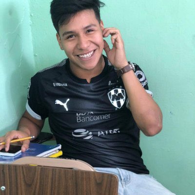 Le_13arri23's tweet photo. ¿Por qué en Monterrey andan de mamones nomas apoyando a selecciones de países blancos si el regio promedio luce así? https://t.co/bsV7WlkMW6