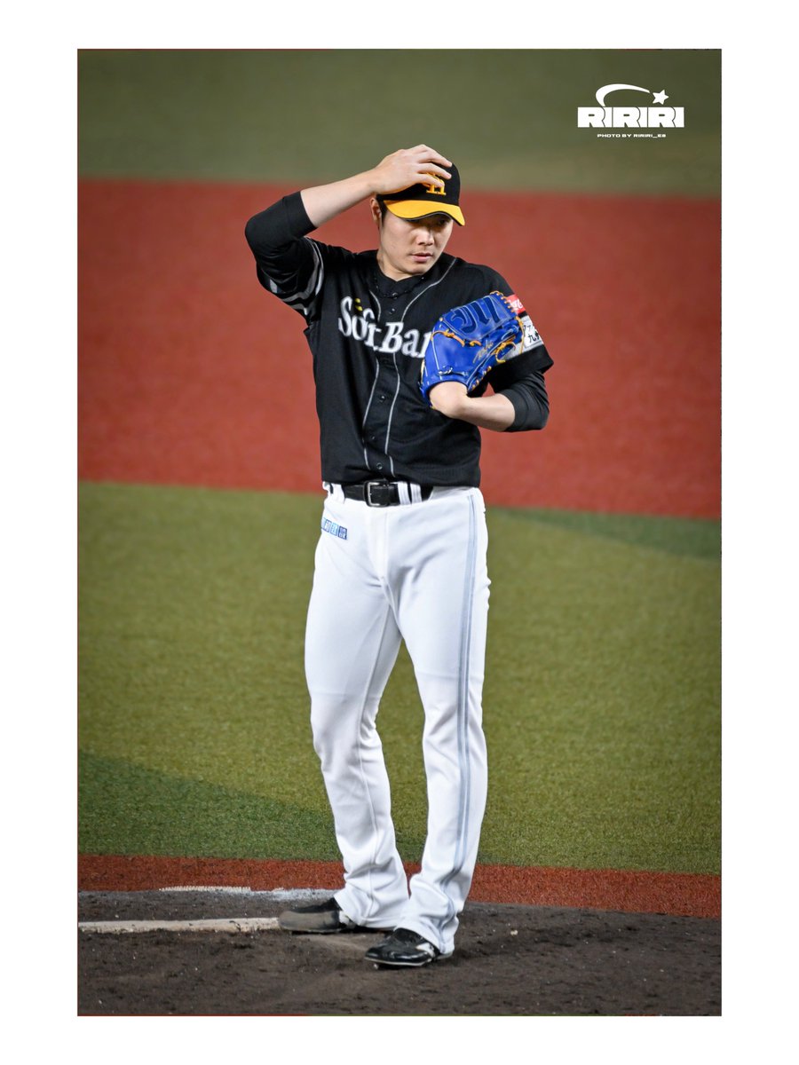 ririri_e8's tweet photo. 一挙手一投足、何しててもかっこいいから助かる🎶🎶
#sbhawks #松本裕樹 https://t.co/snFv4kmBMw