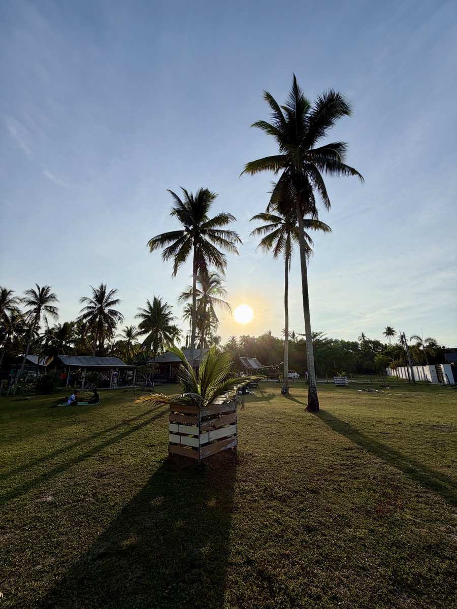 minkes4ja's tweet photo. Nyiur Kafe Pantai Sauh https://t.co/cNQ0YoliSI