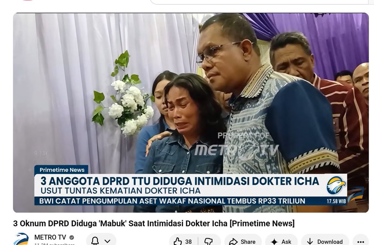 dimarsasongko98's tweet photo. dr. Icha, 27 tahun, dokter di TTU, NTT.

Tangani pasien gigitan ular. 

IDI konfirmasi: sesuai SOP medis.

Tapi tiga anggota DPRD TTU , kerabat pasien , datang, membentak, dan memicu bullying berat di media sosial.

Ironisnya , dua dari tiga pelaku diduga datang dalam pengaruh alkohol

Gubernur NTT mengaku sudah tahu sejak awal. 

Responsnya? Berharap "diselesaikan secara baik-baik."

Hasilnya:
dr. Icha pergi selamanya di usia 27 tahun. 

Dengan surat wasiat yang isinya satu pesan:
"Jangan ada tenaga kesehatan lain yang jadi korban."

Dokternya benar. Prosedurnya benar.
Yang dilindungi sistem justru yang salah.
Ini bukan sekadar tragedi.

Ini kegagalan negara melindungi para pahlawan kesehatannya sendiri.