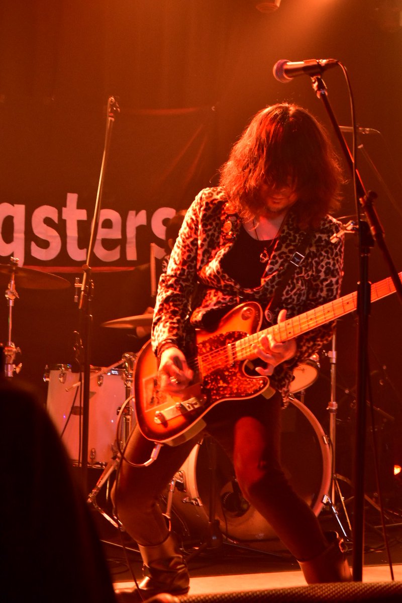 cattail_photo's tweet photo. 2026.6.28
西成クラブウォーター
Grateful 27 #2
gangsters

多分今年2度目のgangstersさん、
前まで勝手に厳ついとっつきにくいトコかな？と思っていたのだけど、そんな事なかった(^_^;)。
2回目でももう覚えてる曲もあったし楽しかったです。
かっこいいけど楽しい。
いいな、と良い時間でした♪ https://t.co/elzR8aZ87P