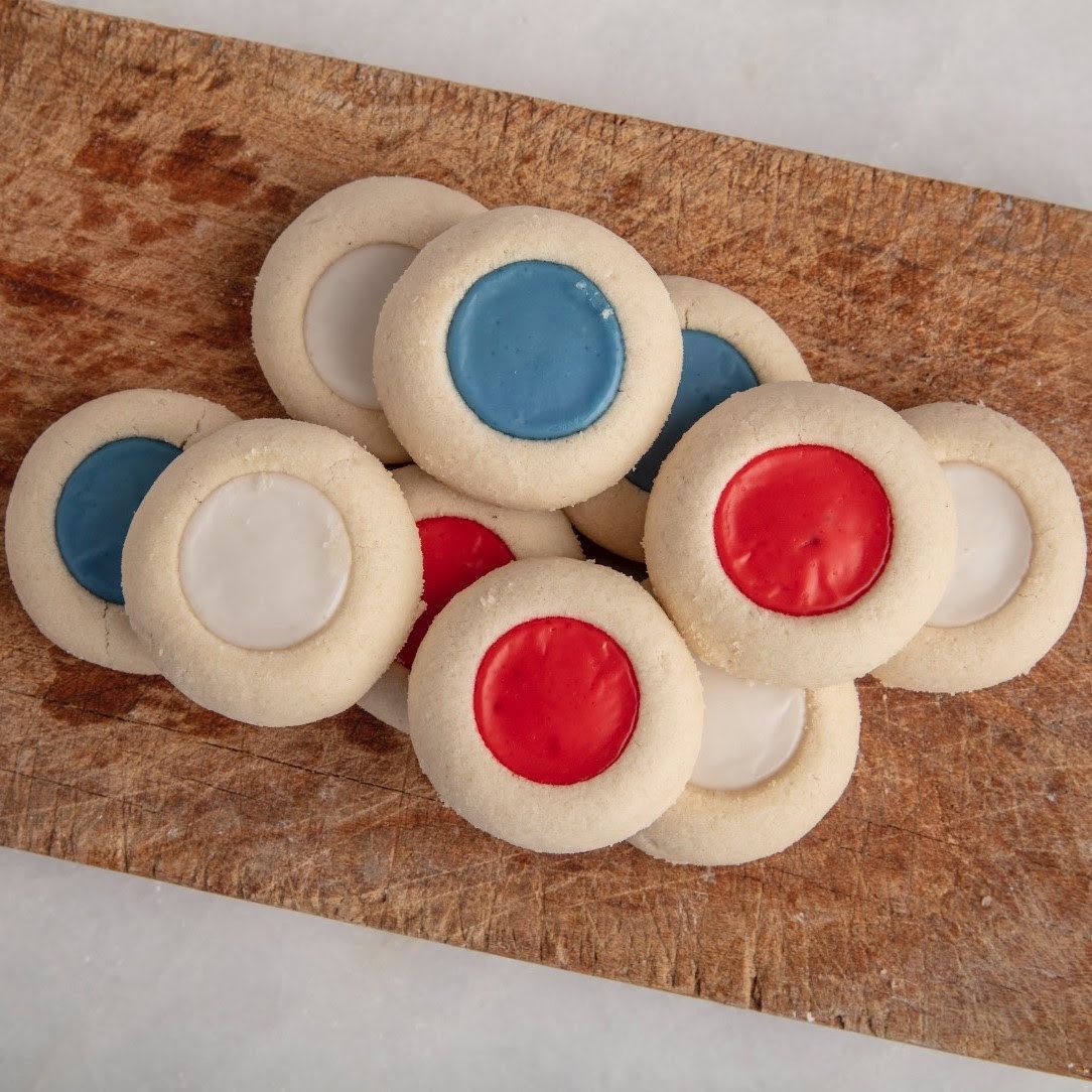 BSPSColleyville's tweet photo. Red, white and sweet 🍪🇺🇸

Our festive thumbprint cookies are the perfect addition to your Fourth of July dessert table. Be sure to place your orders early for holiday weekend celebrations. 

Preorder here: https://t.co/GED375ytBG https://t.co/NS5Cst2qYi