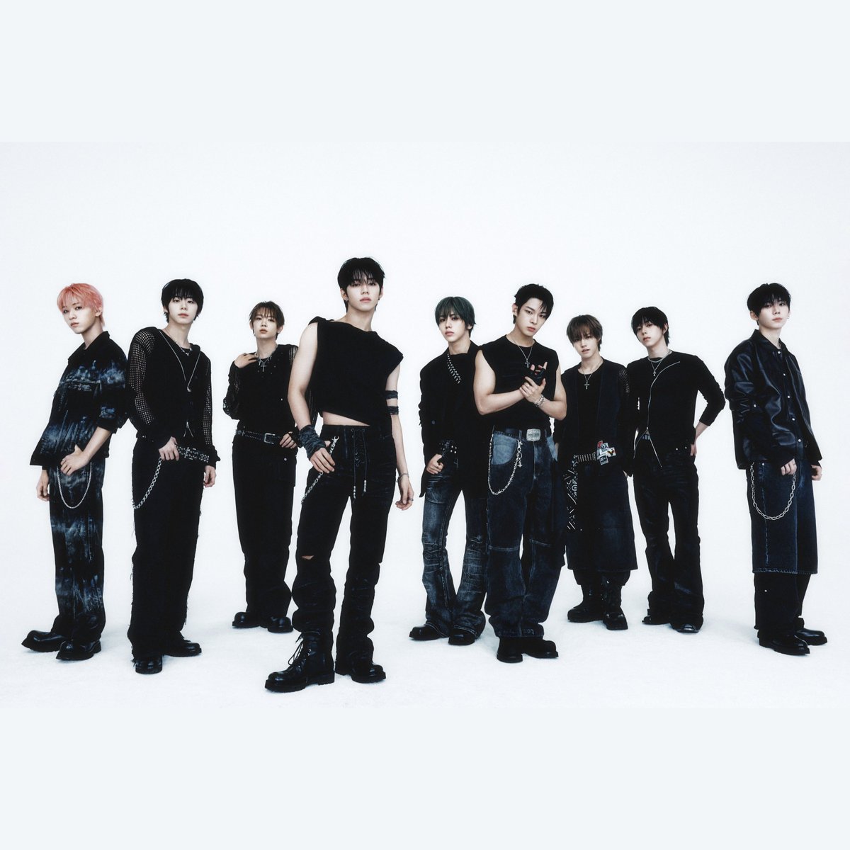 OneilyMusic's tweet photo. AHOF unveils the tracklist for their 3rd mini album ‘RUN TO YOU.’

1. RUN TO YOU (Title)
2. Sugar High
3. JUST SAY YES
4. 그냥 너라서 그래
5. Our Story https://t.co/ShEA85ocLV