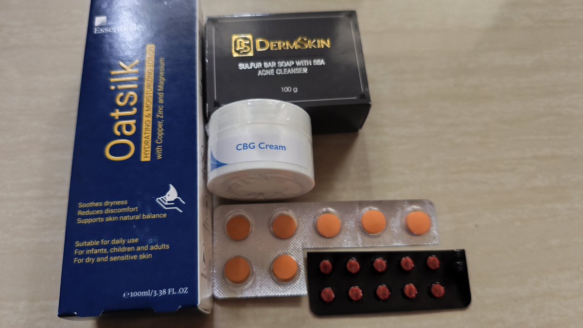 DecentShane's tweet photo. Contact dermatitis on my hand. Scabies on my legs.Rashes due to sweat on my body.Lord,why do I have an overly sensitive skin,this is meant for a disney princess na mapera.Visits to the doctor and meds are very expensive and I have no work.Goodbye P2,600.Happy Monday! https://t.co/fPSrFOl3NF