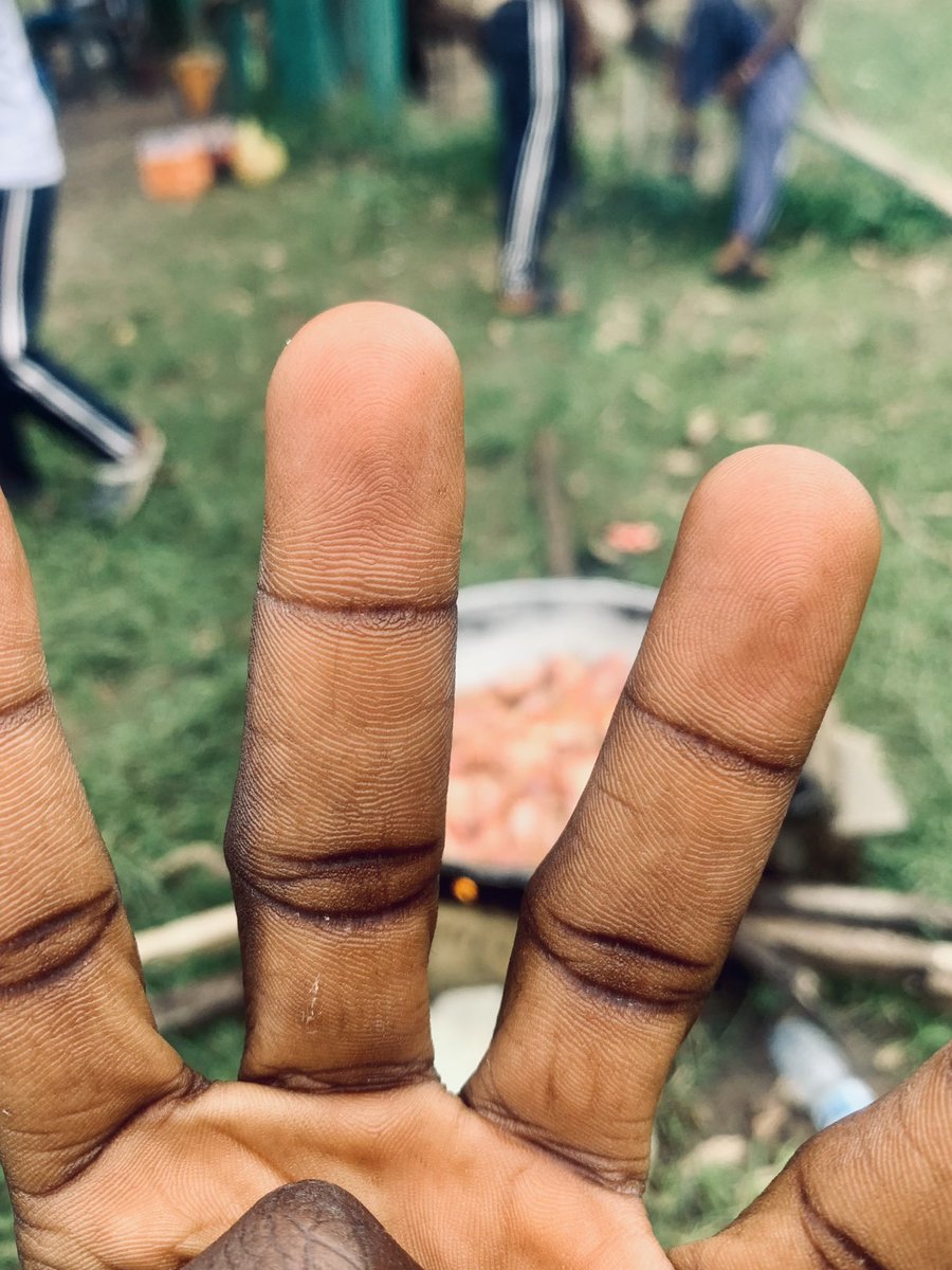 Manodidio_01's tweet photo. NYSC LAGOS TELLS A STORY
Title: Big Pots. Big Energy (Man O’ War Style).
Credits: NYSC Lagos Man O’ War Ground
#manofear #moralehigh #partytime https://t.co/umRtSSHDI5