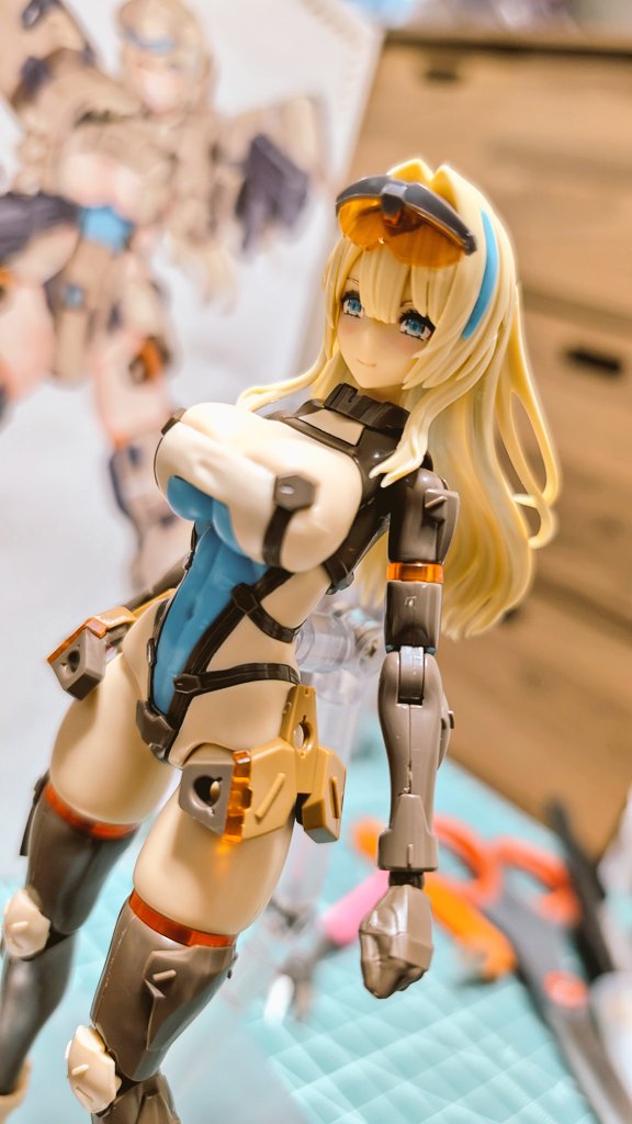 riese_F's tweet photo. ゼニスガール素体組んだらとんでもなかった
意味不明なパーツ分割でベルトの肉感、服の隙間、色分け完璧に仕上がっててキットの進化がすっごい
過去イチの性癖ぶっ刺さりデザイン素体だこれ
買ってよかった https://t.co/YLLND9gkRi