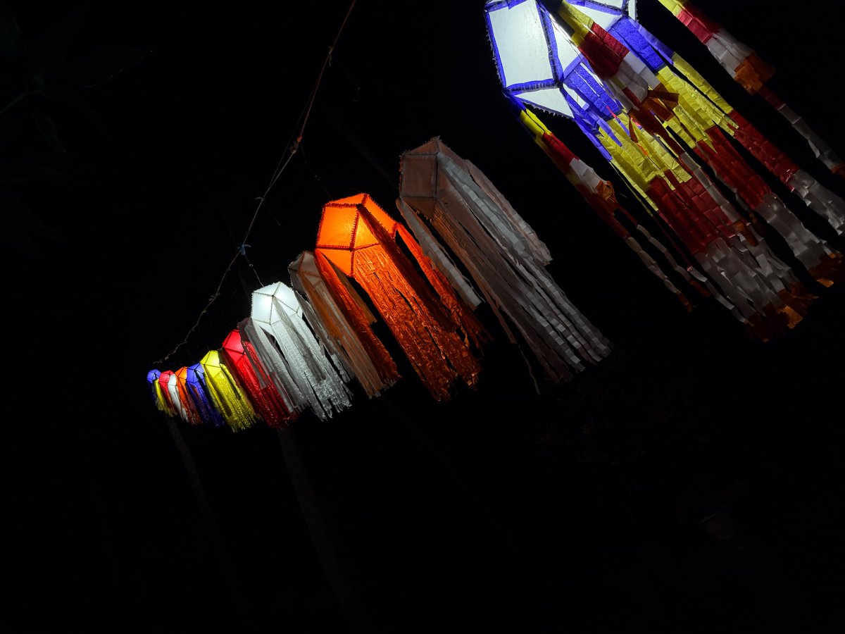 HeshiCrypto's tweet photo. 🌕🙏 Happy Poson Day! 🪔✨
This Poson, I handcrafted 21 lanterns to celebrate this meaningful day. Every lantern carries a little time, patience and gratitude.
May this sacred Poson Poya bring peace, wisdom and kindness to everyone. 🤍
#HappyPoson #SriLanka https://t.co/gYAQuufvoO