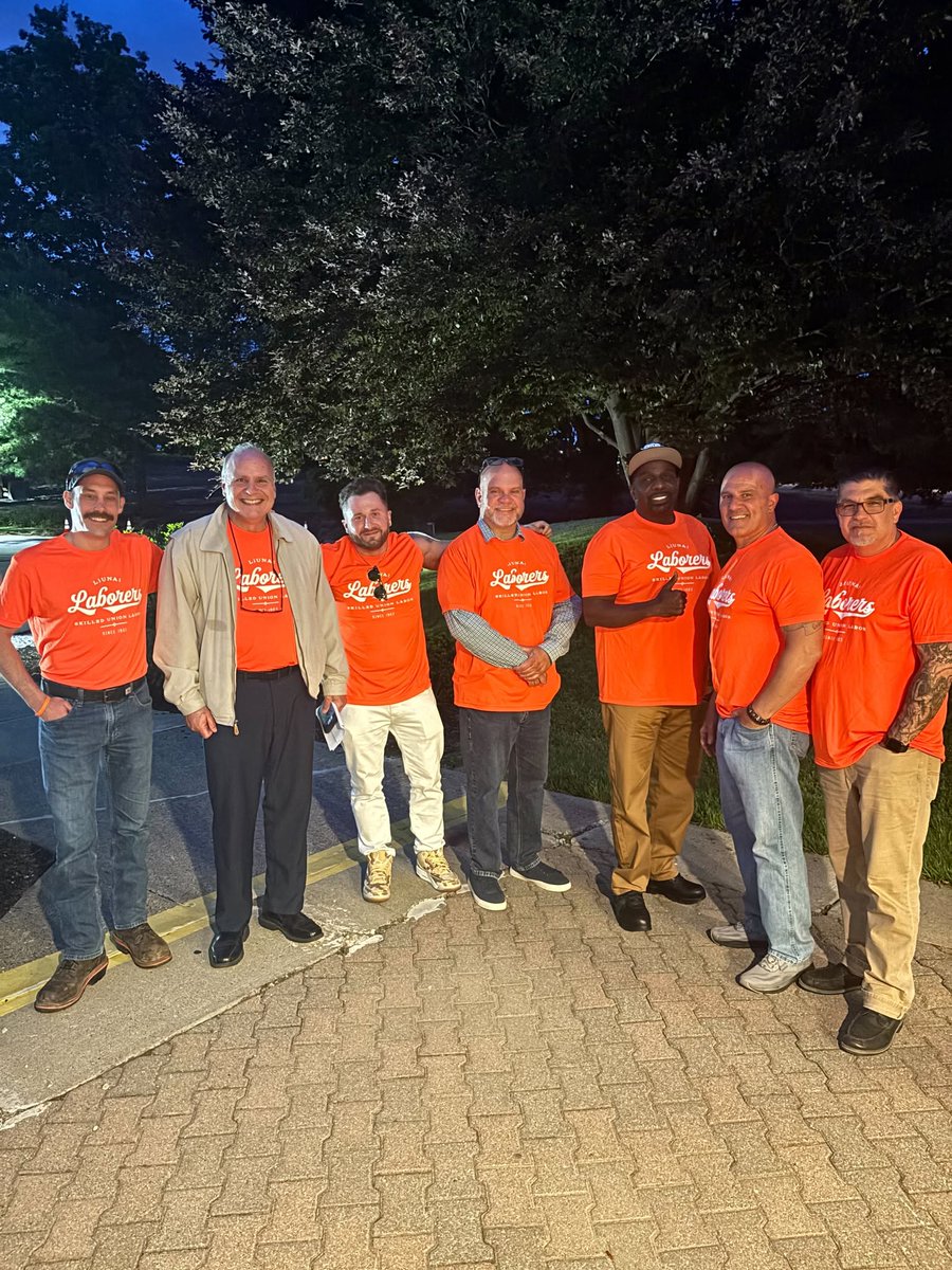 LIUNA's tweet photo. #ICYMI: America’s #cleanenergy future deserves #UNION labor. Huge turnout from Local 190 and @NYSLOF in Schodack, NY proving once again that when Laborers show up, things get built the right way. This is what #LaborersRising looks like. https://t.co/Uae4VD7nRc